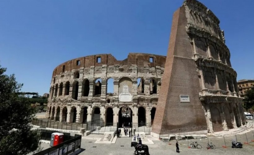 Roma’da Kolezyum’a anahtarla isim yazan turist aranıyor: 5 yıl hapis cezası alabilir