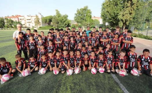 Selçuk Belediyesi'nin spora ve sporcuya desteği devam ediyor