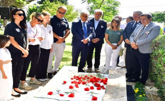 Ahmet Piriştina unutulmadı! Vefatının 19. yılında mezarı başında anıldı