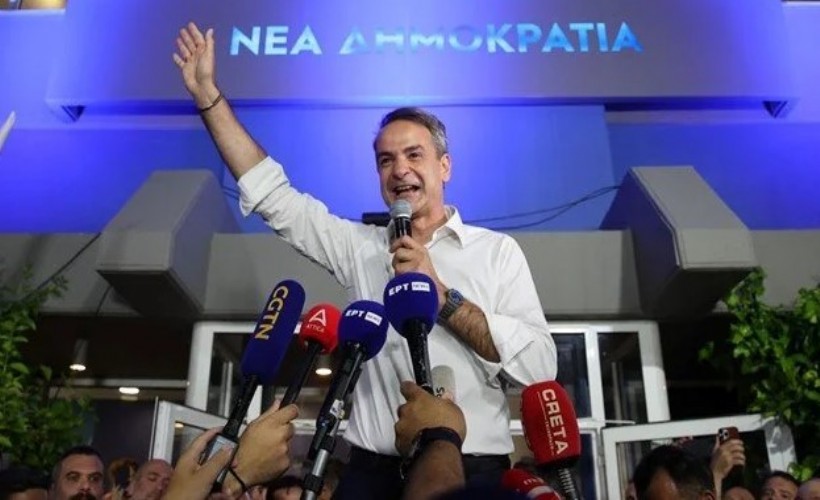 Yunanistan'da seçimi iktidardaki Yeni Demokrasi Partisi önde tamamladı
