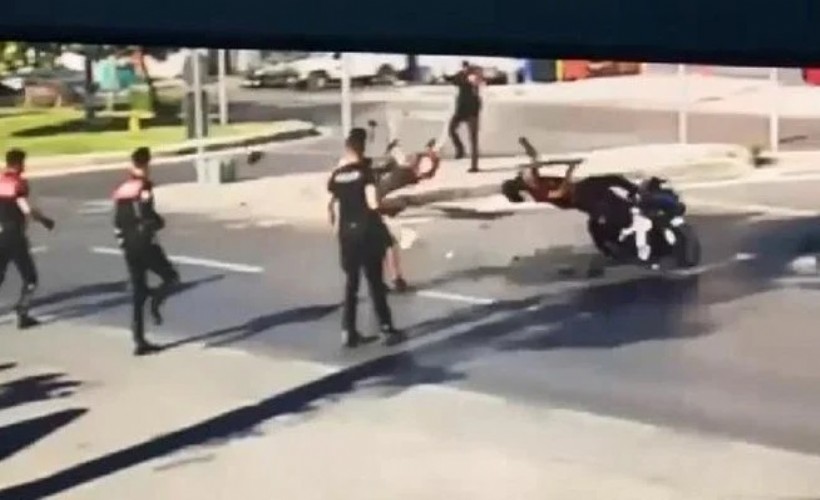 'Dur' ihtarına uymayan motosikletlinin çarptığı polis memuru şehit oldu