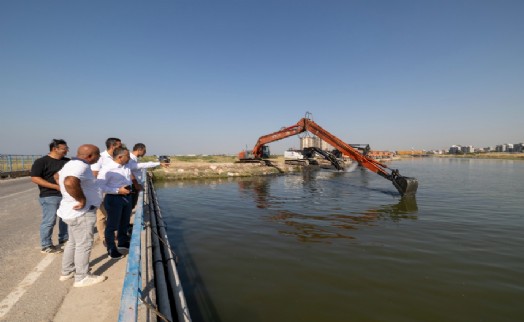 AOSB Deresi'nde temizlik çalışmaları sürüyor