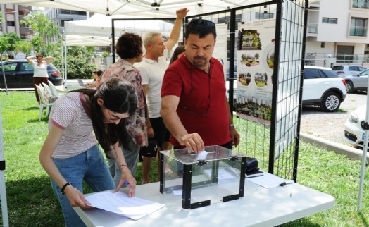 Başkan Tugay, Karşıyaka'yı halkla birlikte yönetiyor