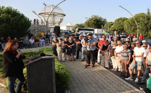 Bayraklı Madımak'ı unutmadı!