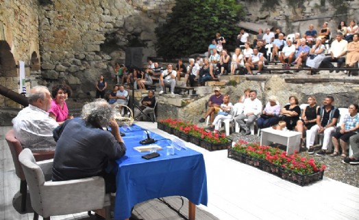 Foça'da ‘Yavaşla!' söyleşisi gerçekleştirildi