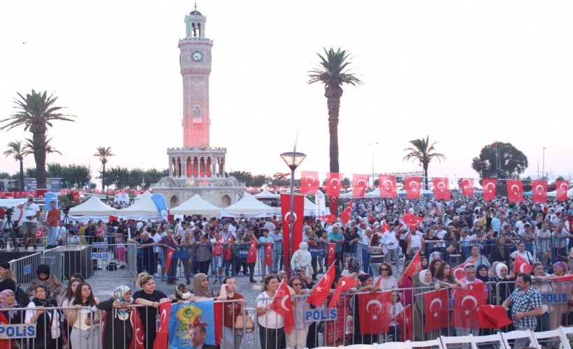 İzmir'de '15 Temmuz' anma etkinliği