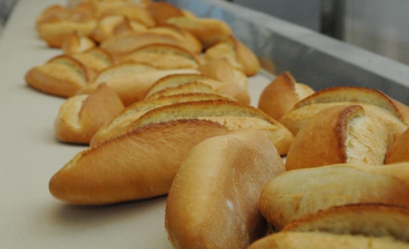 İzmir'de ekmek 7 lira oldu
