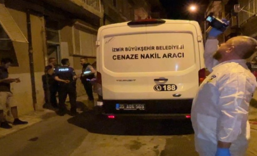 İzmir'de yangın çıkan evde kalan kişi hayatını kaybetti