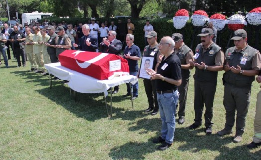 İzmir'deki orman yangınında şehit olan orman işçisi memleketine uğurlandı