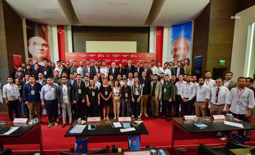 Kılıçdaroğlu, CHP Gençlik Kolları İl Başkanları ile bir araya geldi