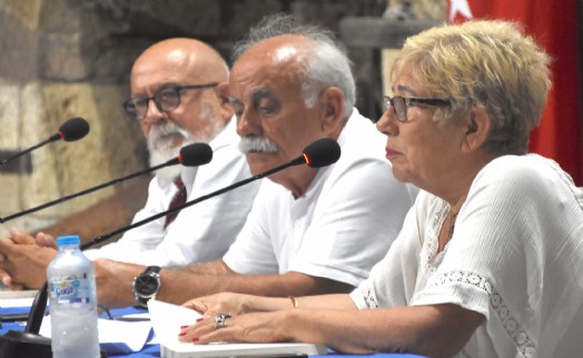 Kuddusi Okkır'ın eşi Sabriye Okkır Foça'da konuştu: Zor günler geçirdik