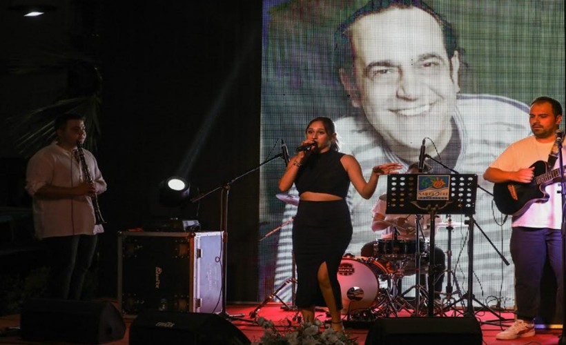 Narlıdere Tarihi Yukarıköy'de yaz konseri: Özkan Uğur unutulmadı
