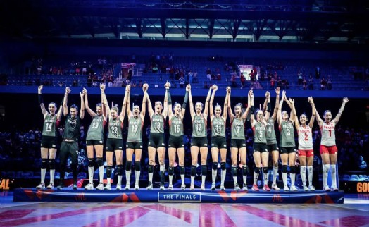 Şampiyonlar Türkiye'ye döndü