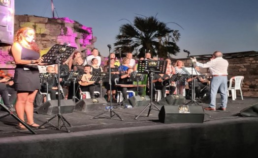 Seferihisar'da Kaleiçi'nde Türk Sanat Müziği esintisi