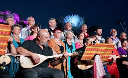 Seferihisar'da türkü dolu gece
