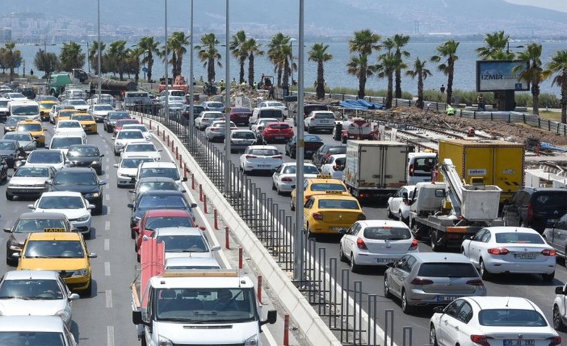 TÜİK İzmir'de trafiğe kayıtlı araç sayısını açıkladı