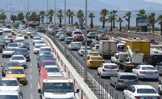 TÜİK İzmir'de trafiğe kayıtlı araç sayısını açıkladı