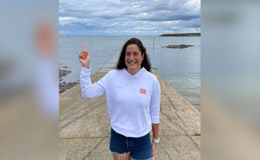 Aysu Türkoğlu Kuzey Kanalı'nı yüzerek geçen ilk Türk kadın oldu