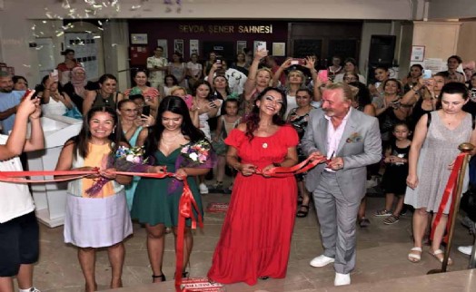 Bornova'da kadın temalı sergi