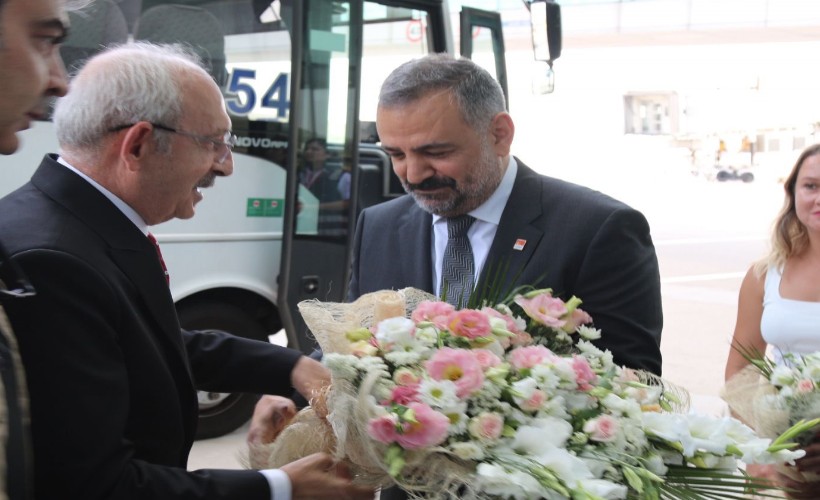 CHP Lideri Kılıçdaroğlu'na havaalanında coşkulu karşılama
