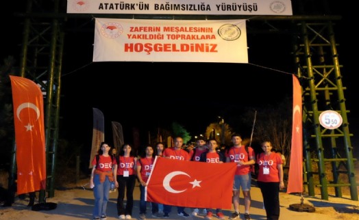 DEÜ ‘Zafer Yürüyüşü' için Kocatepe'de