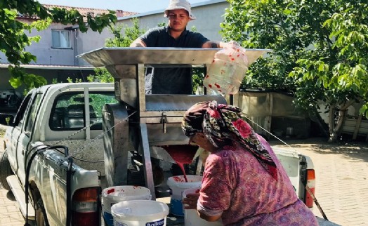 Efes Selçuk'ta domattan salçaya gelenekselleşen iş birliği