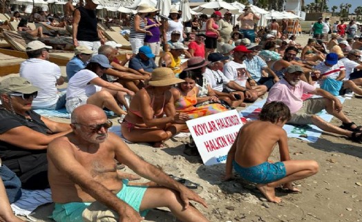 Çeşme'de 'Havlu Hareketi' eylemi! Bakan Özhaseki'ye seslendiler