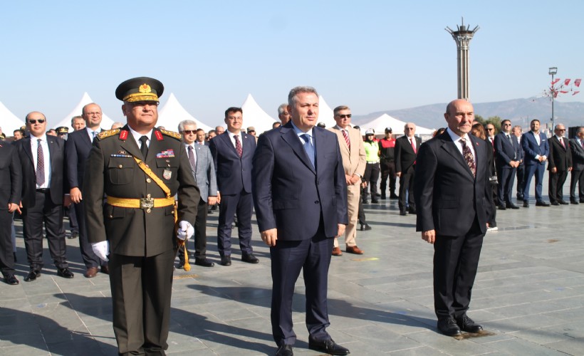İzmir'de 30 Ağustos coşkusu: Resmi tören yapıldı