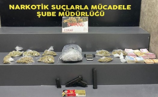İzmir'de 63 uyuşturucu operasyonunda 37 tutuklama