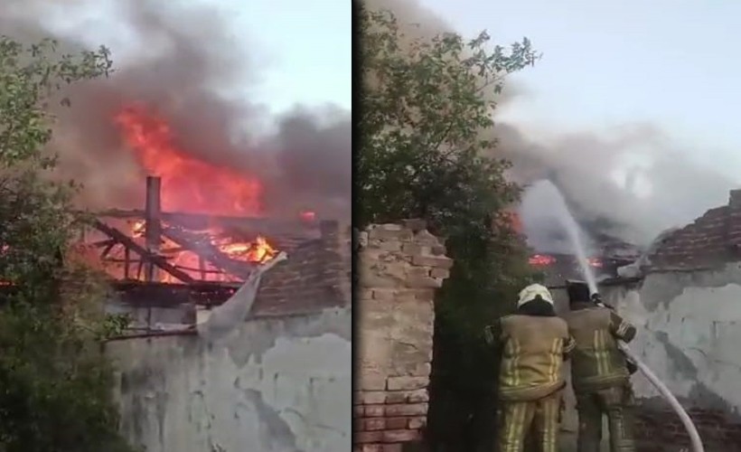 İzmir’de korkutan yangın: 2’si metruk toplam 5 ev zarar gördü