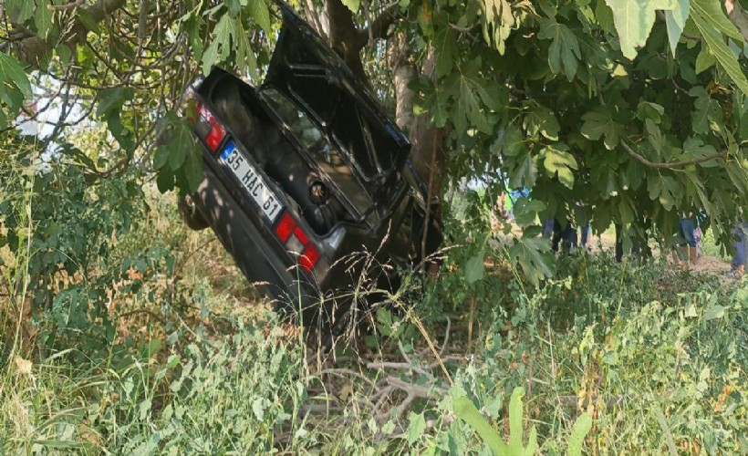 İzmir’de otomobil şarampole uçtu: 2 ölü