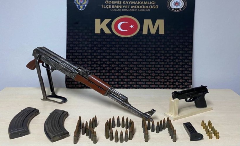 İzmir’de yasa dışı silah ticareti operasyonu