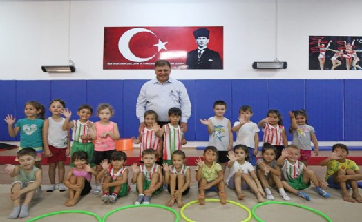 Karşıyaka'da geleceğin cimnastikçileri yetişiyor