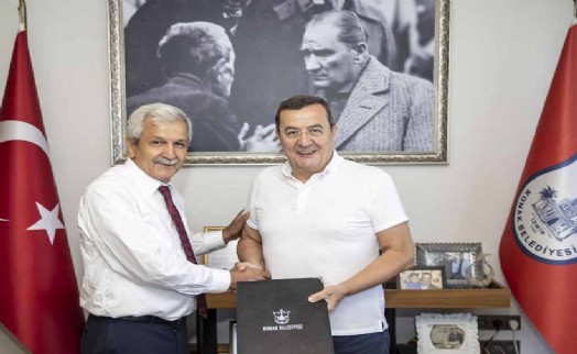 Konak Belediyesi'nden öğrencilere kırtasiye desteği