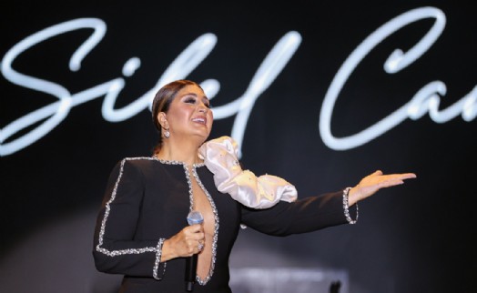 92. İzmir Enternasyonal Fuarı'nda yıldız yağmuru