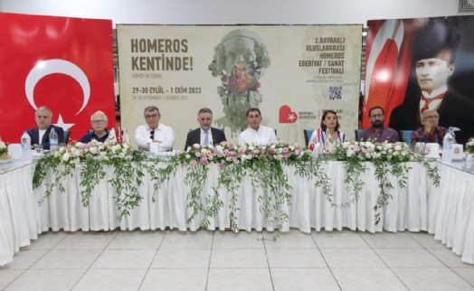 Bayraklı'da sanat şöleni