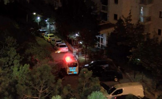 Boşandığı kadını bıçakladı, erkek arkadaşını katletti!