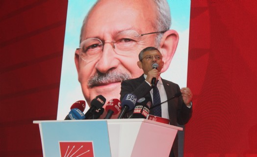 CHP İzmir İl Kongresi'nde Özgür Özel'den net mesajlar; Gençlere uyarı!