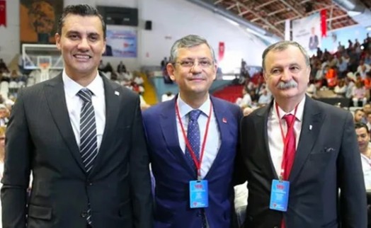 CHP Manisa Kongresi'nde değişimcilerin adayı kazandı