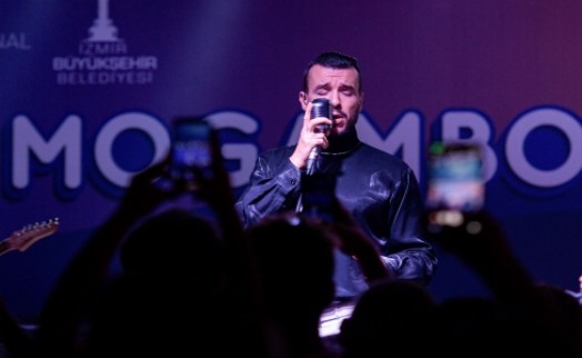 Cem Adrian: Burası çiftleşebileceğiniz bir konser değil