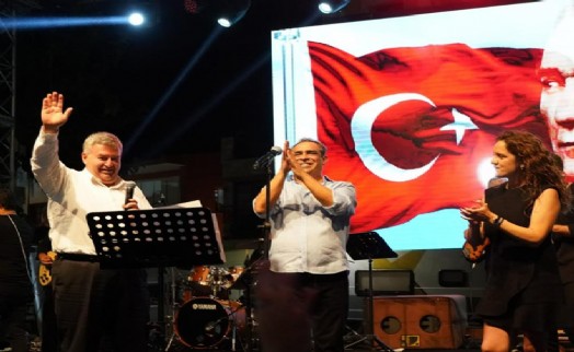 Çeşme Festivali'nde Ege rüzgarı