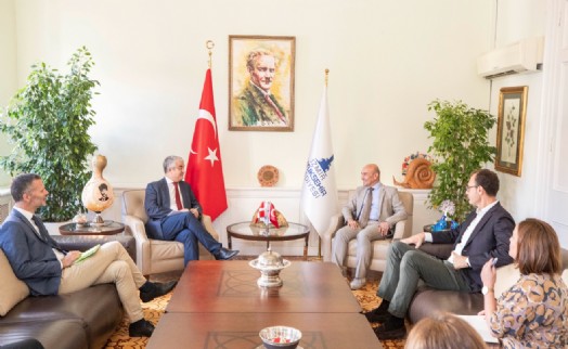 Danimarka Büyükelçisi'nden Başkan Soyer'e ziyaret