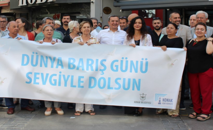 İzmir'de 1 Eylül Dünya Barış Günü coşkuyla kutlandı
