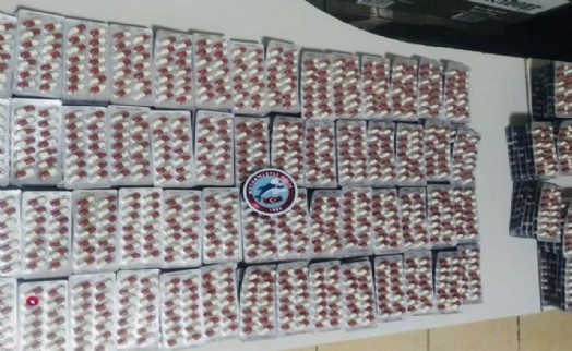 İzmir'de binlerce sentetik ecza ele geçirildi