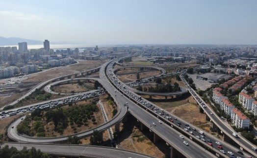 İzmir'de kilometrelerce TEKNOFEST kuyruğu