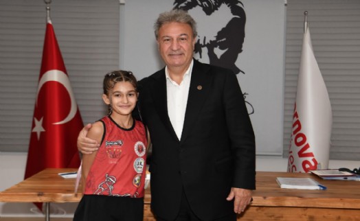 Minik şampiyondan Başkan İduğ'a ziyaret