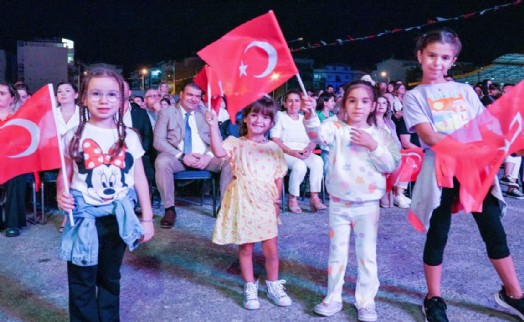 Seferihisar 101'inci doğum gününü Buray'la kutladı
