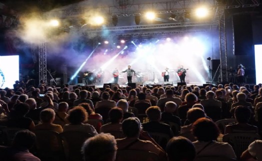 Türkiye Çeşme Festivali'nde buluştu: Chico & Gypsies ile muhteşem final