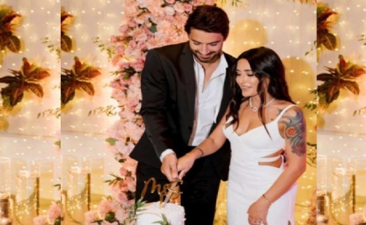 Ünlü şarkıcı Melek Mosso nişanlandı!