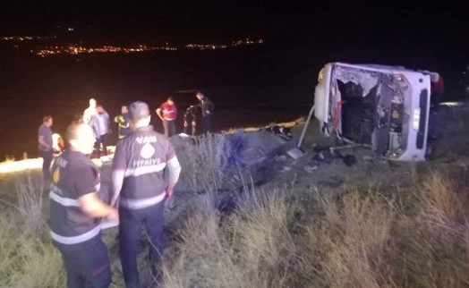 Van'da katliam gibi kaza: 5 ölü, 30 yaralı